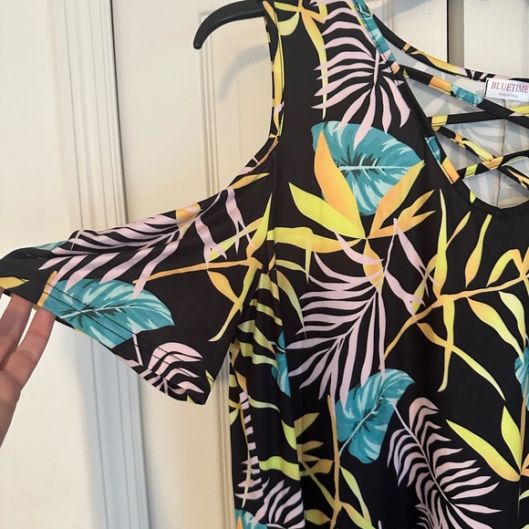 👗3 for $20!! Tropical cold shoulder dress - Picture 2 of 3